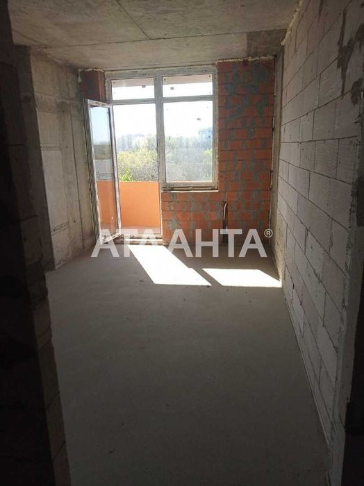 Двухкомнатная квартира в новом современном доме из красного кирпича