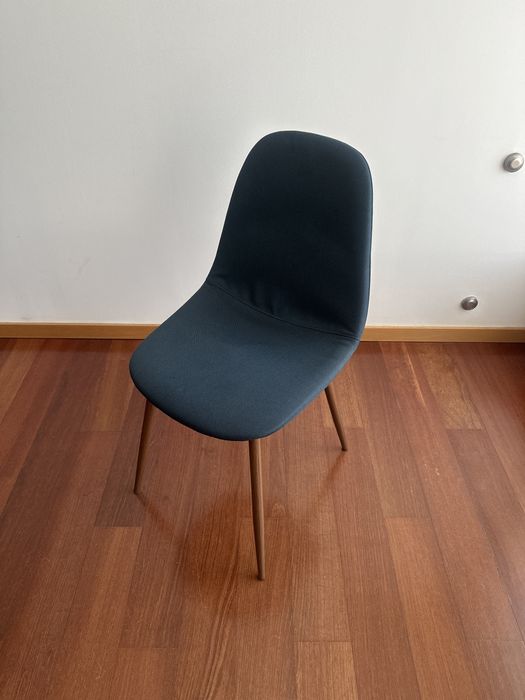 Mesa + 6 cadeiras (Vidro + base madeira)