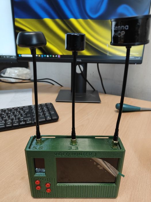 Детектор дронів на три частоти в наяаності у Місті