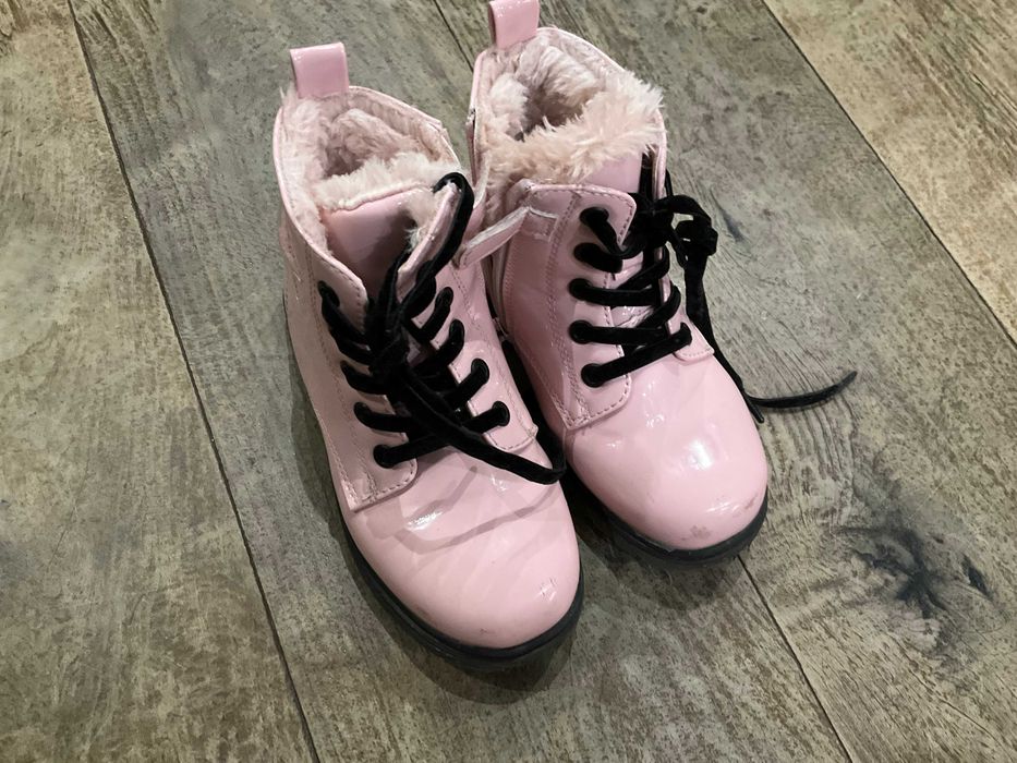 Buty zimowe dla dziewczynki - kozaki lakierki r.29