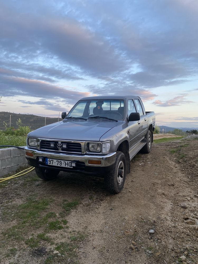 Toyota hilux 2.4d 4x4 sr5