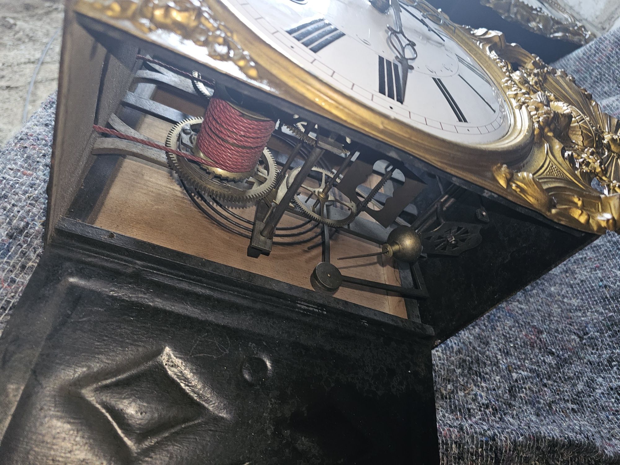 Piekny mechanizm .zegar francja XIX