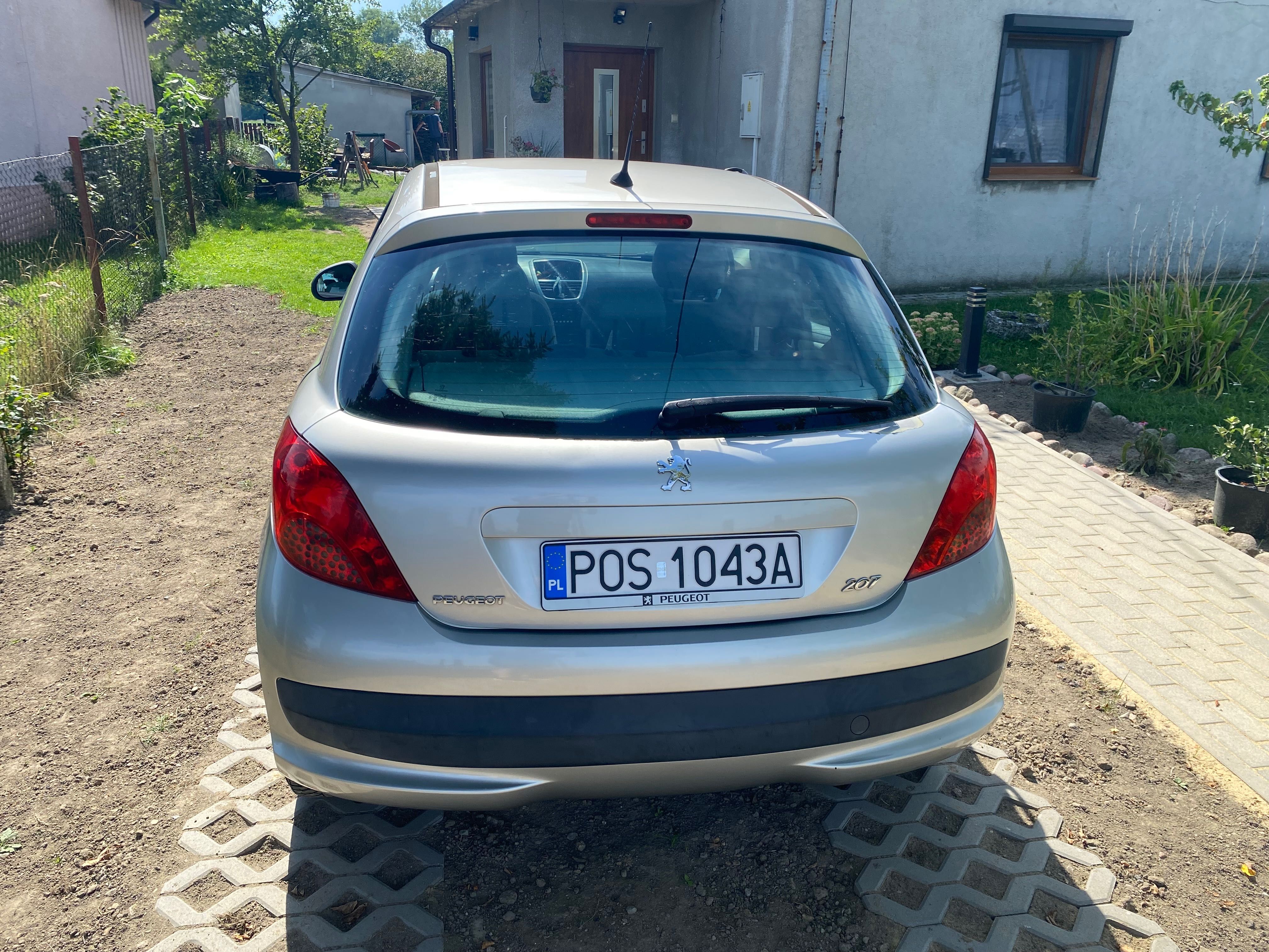 PEUGEOT 207 1,4 benzyna ,niski przebieg