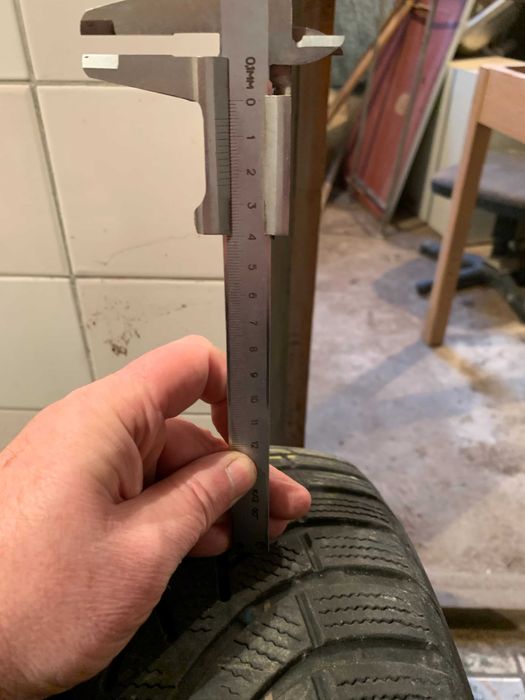 Шины б/у зима 225/60 R17  TOYO OBSERVE S944