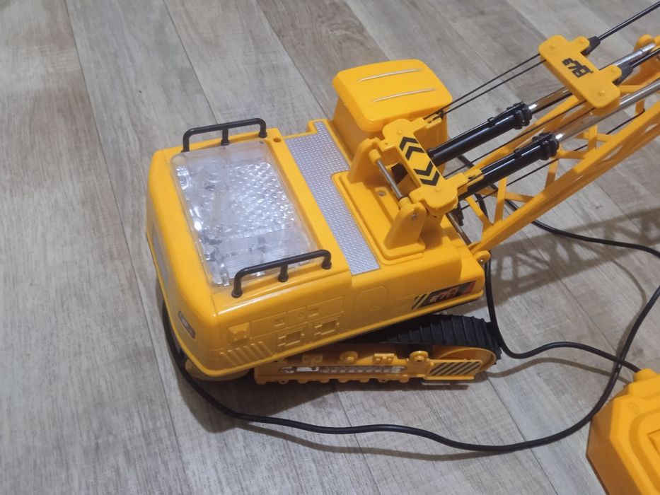 Экскаватор на управлении