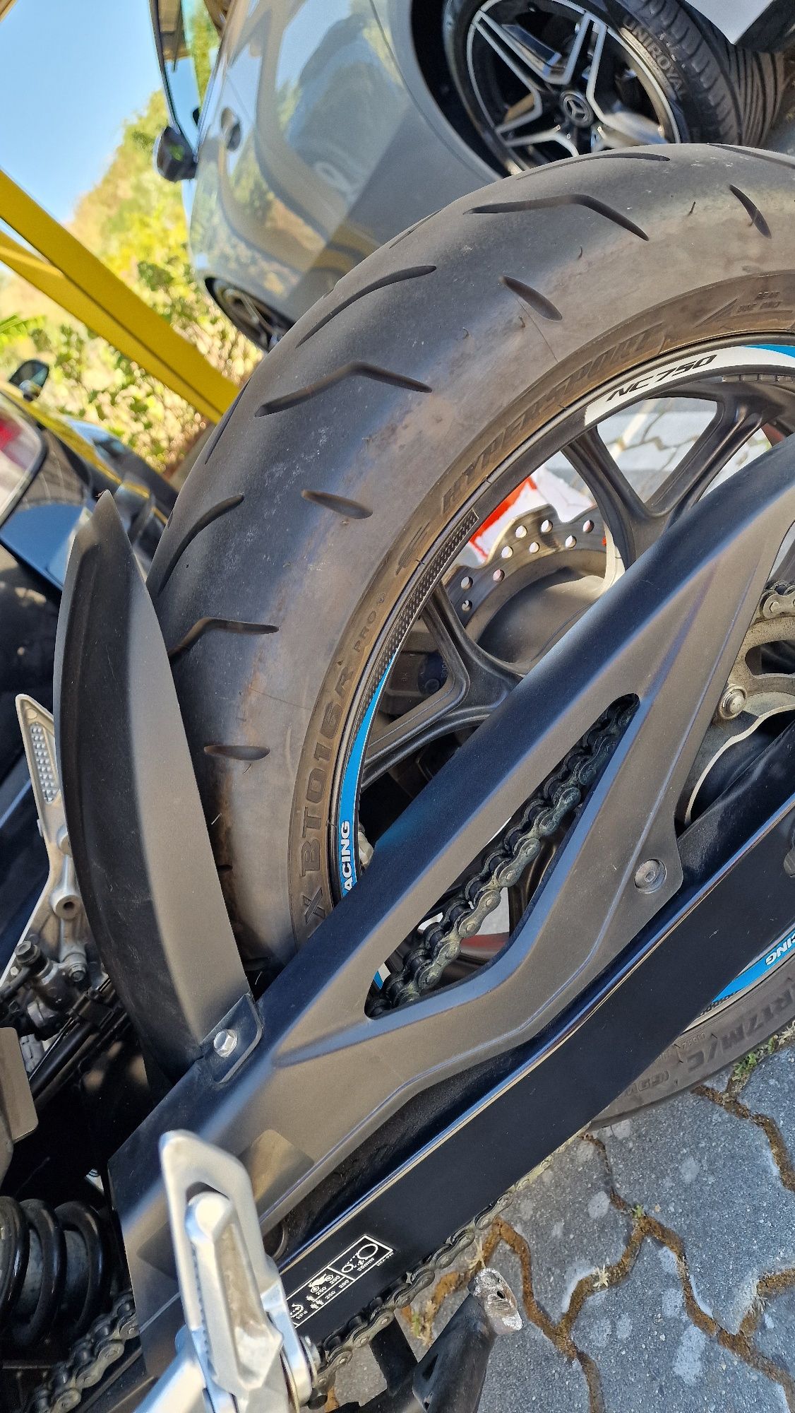 Honda nc750x 18.600kms com extras.