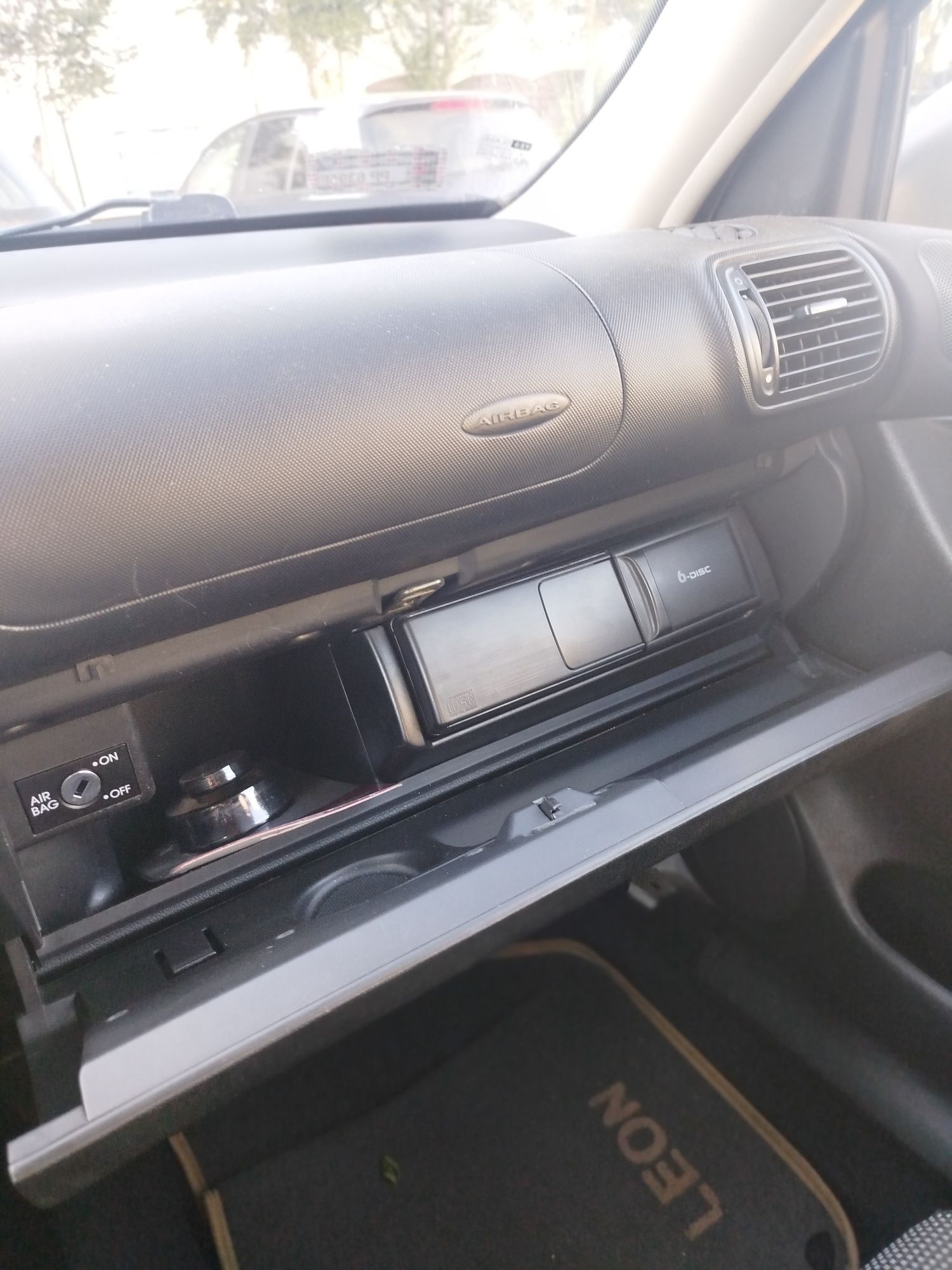 Seat Leon 2004r. Auto na dojazdy do pracy.