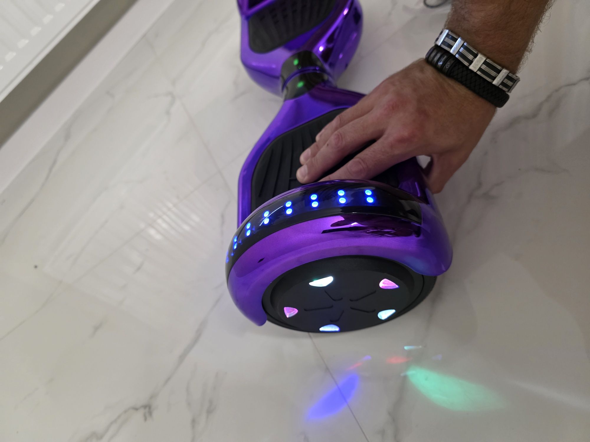 Elektryczna deskorolka 6,5" z LED i Bluetooth FIOLETOWA