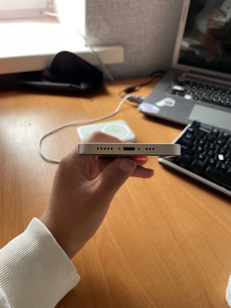 iPhone 12 на 64гб
