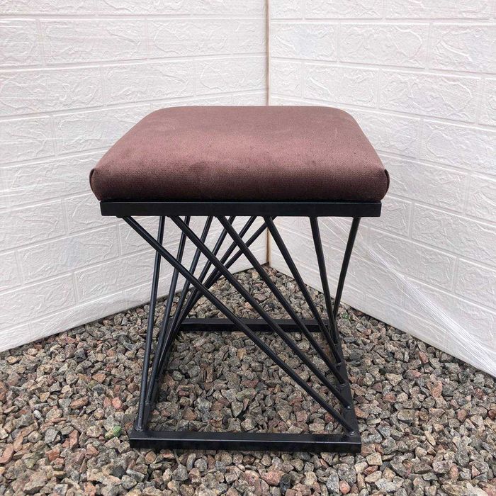 Стул в стиле лофт с мягким сиденьем из велюра Стілець у стилі лофт