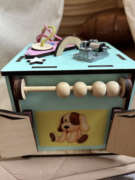 Продам бізікуб для дівчинки