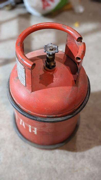 Баллон 27л пропановый с газом.