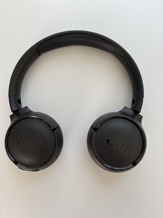 Навушники JBL 560
