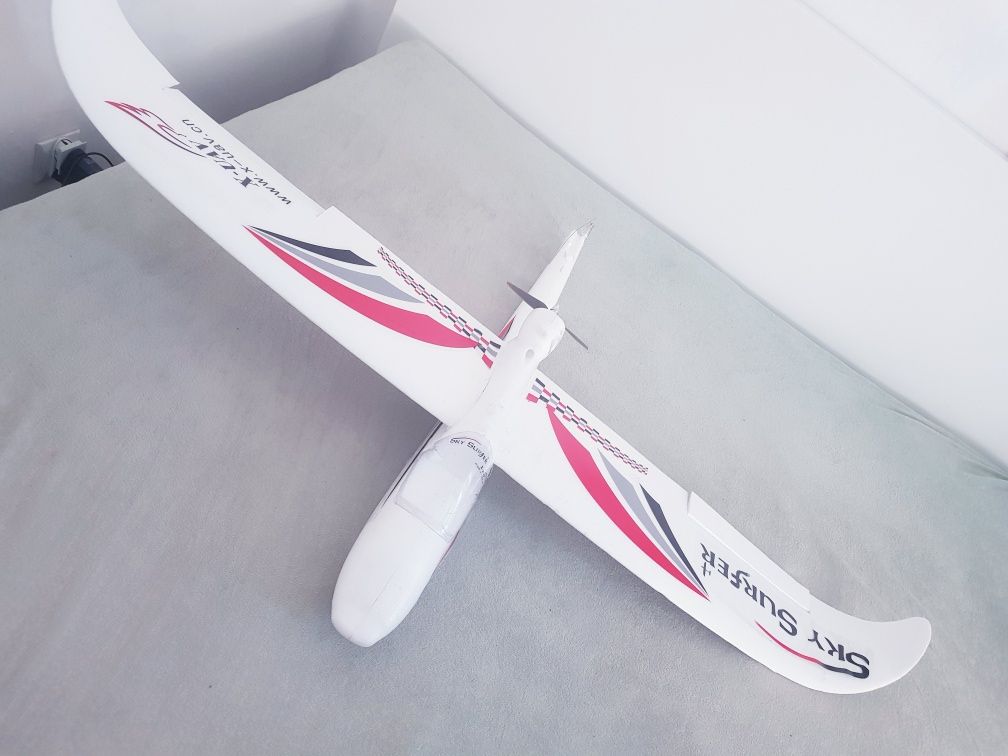 Sky Surfer KIT (elektroszybowiec, rozpiętość 140cm
