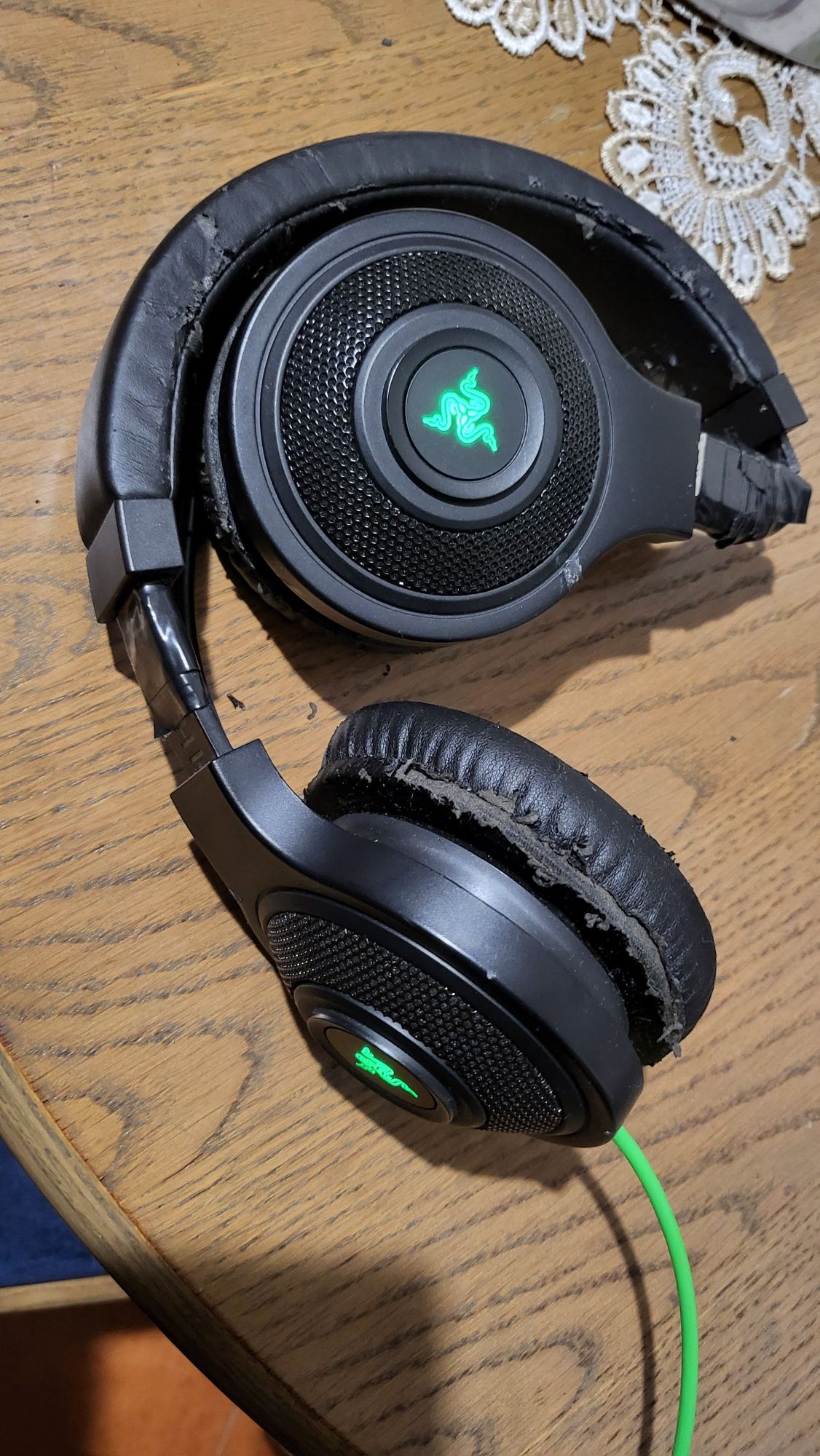 3x słuchawki- Beyerdynamic DTX710, Razer Kraken USB i Jabra 2400