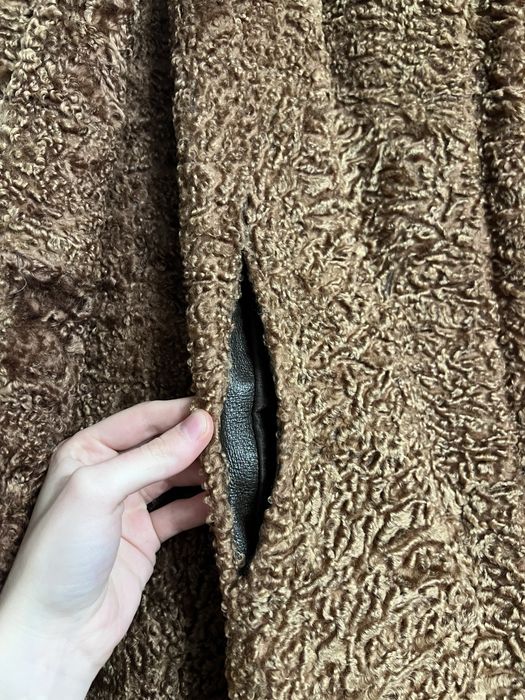 płaszcz brązowy z karakułów