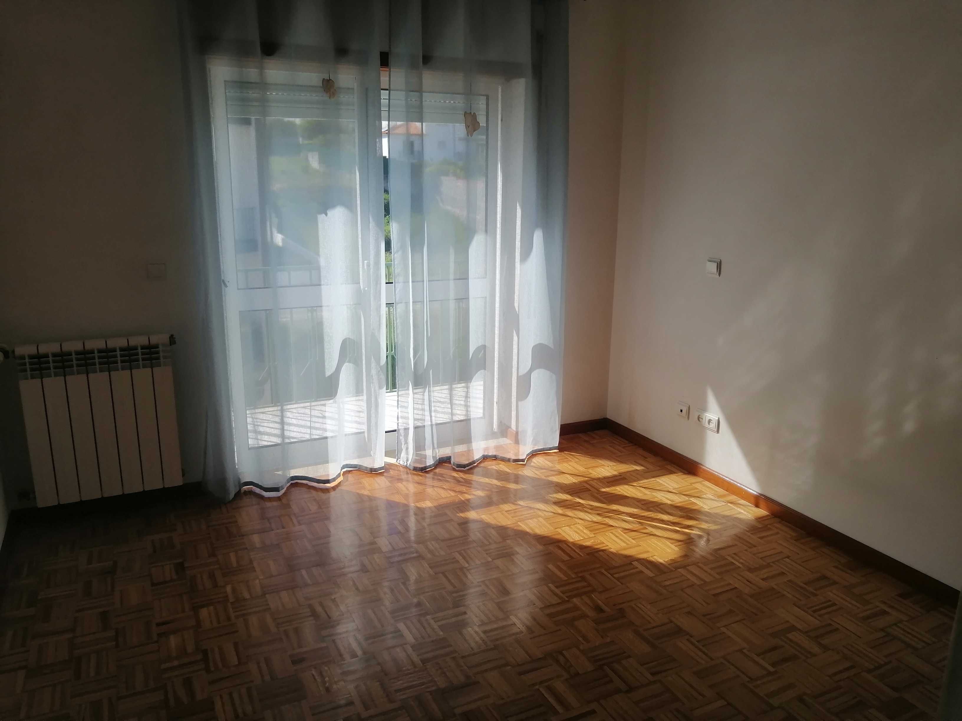 Apartamento T3 localizado numa zona tranquila da cidade de Pombal.