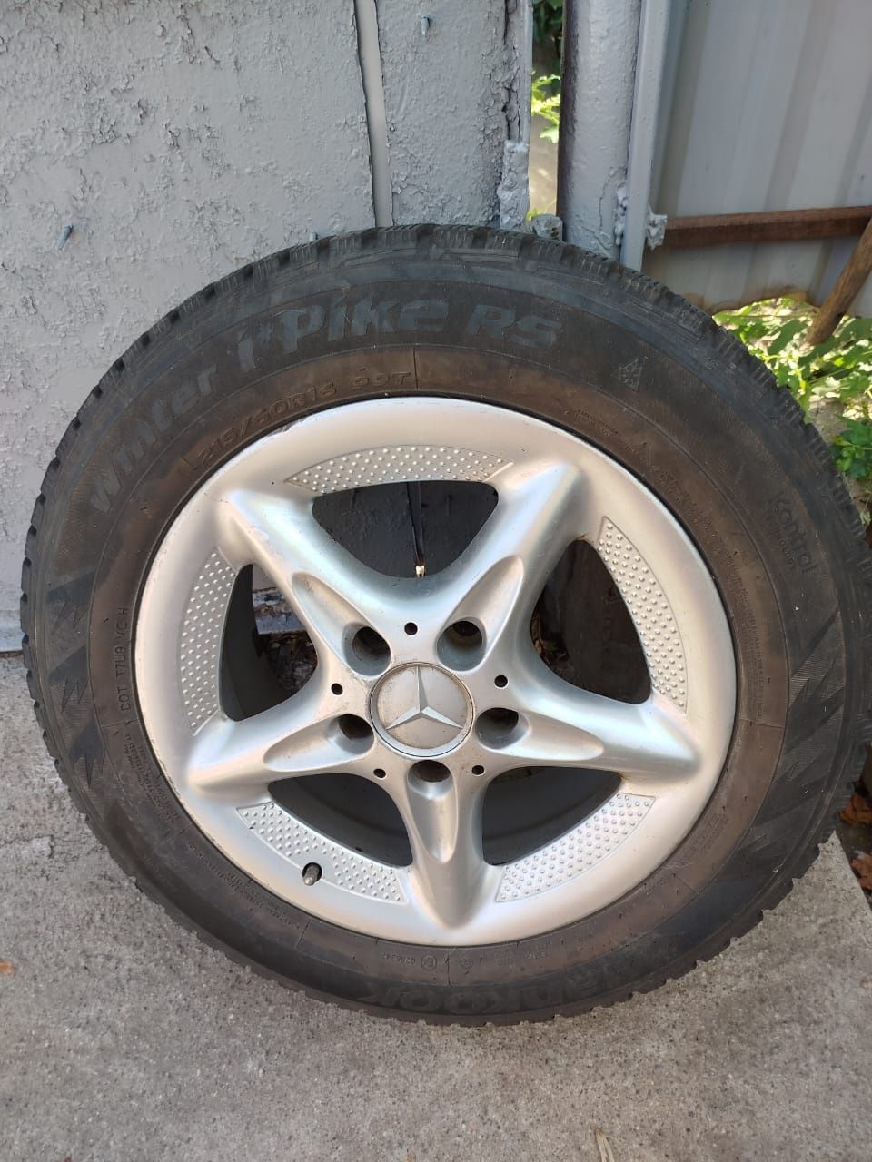 215/60 R16 Продам зимову гуму на легкосплавних дисках