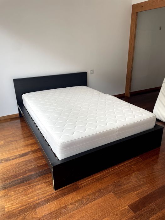 Cama IKEA Queen Size