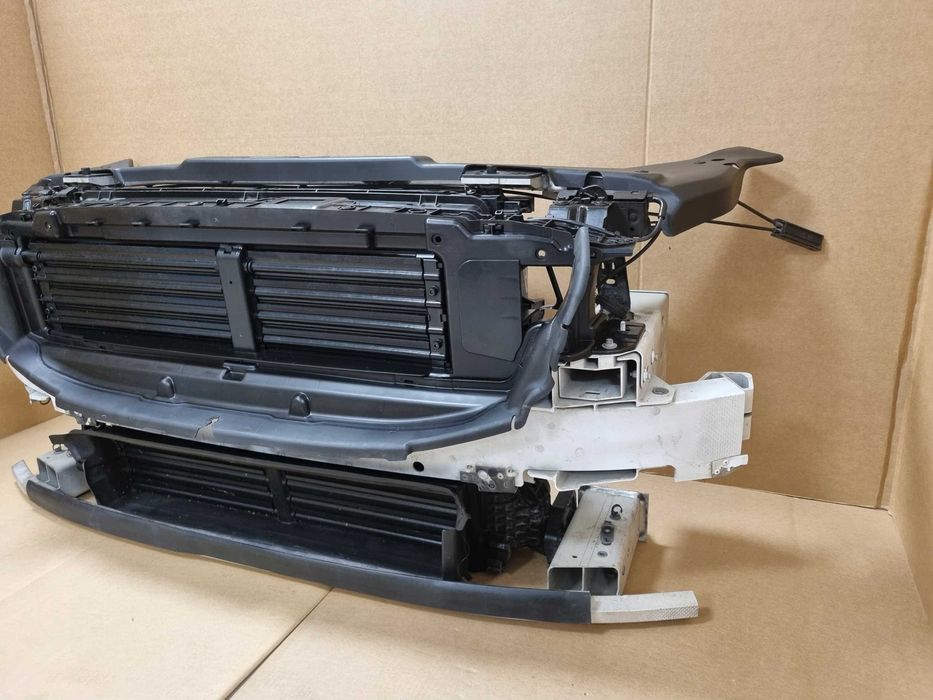 Volvo V60 II Передня панель, телевізор