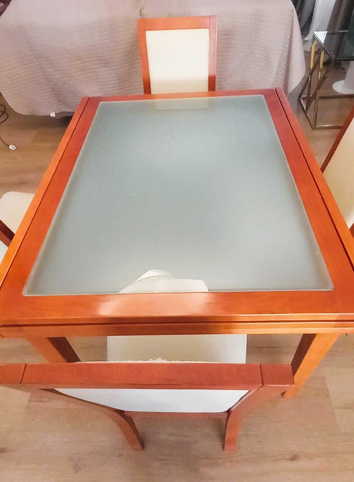 Mesa e Cadeiras de Sala de Jantar