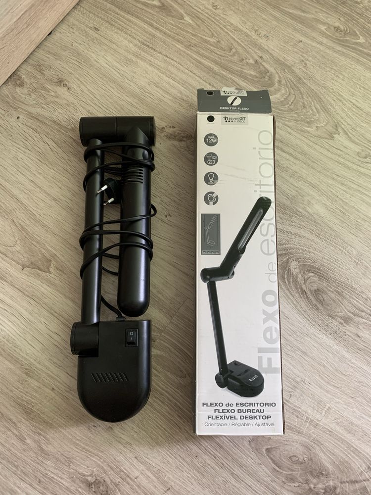 Lampka biurkowa LED z regulacją