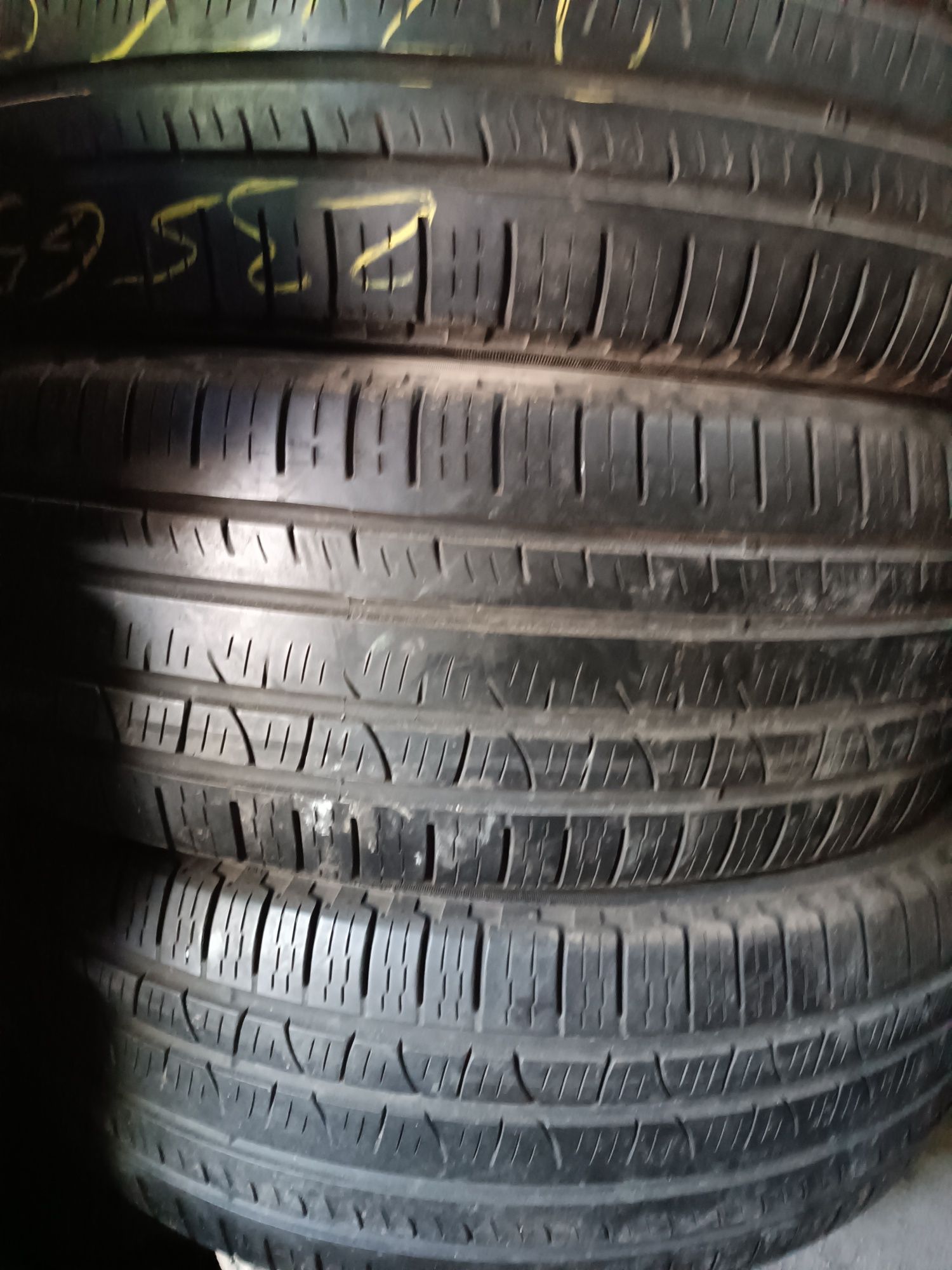 Шини Всесезоні Pirelli 235/65/19 5-6mm 4шт.