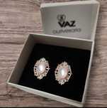 Brincos elegantes novos