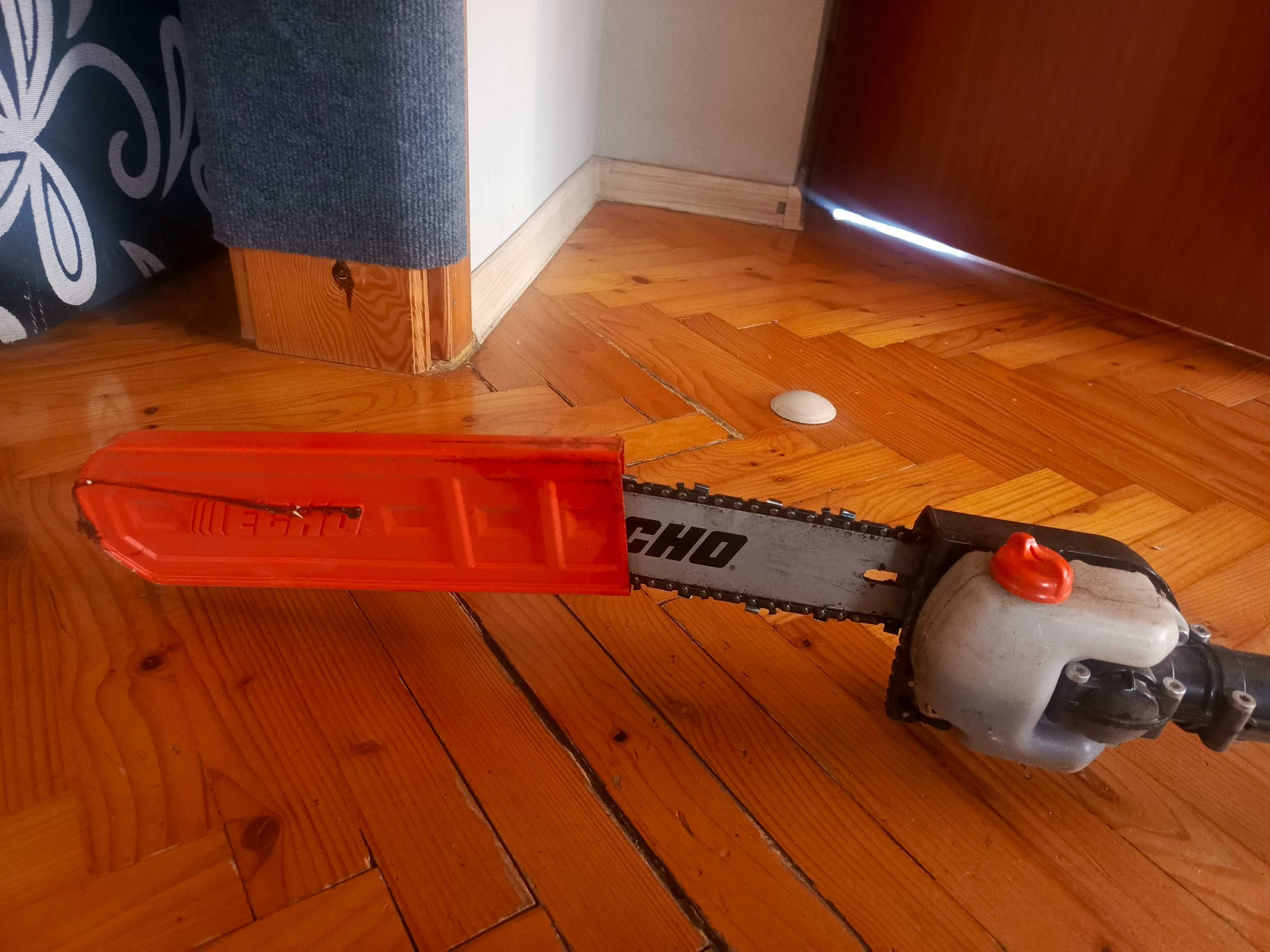 Piła/nożyce na wysięgniku podkrzesywarka spalinowa ECHO PPT-265ES