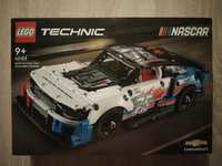 NEGOCJUJ Klocki LEGO Technic 42153 Chevrolet Camaro ZL1 z serii NASCAR