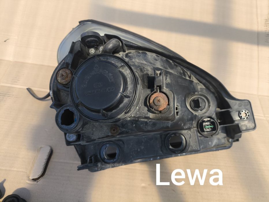 Lampa przednia 92102-2XXX HYUNDAI TUSCON 2008  komplet prawa/lewa