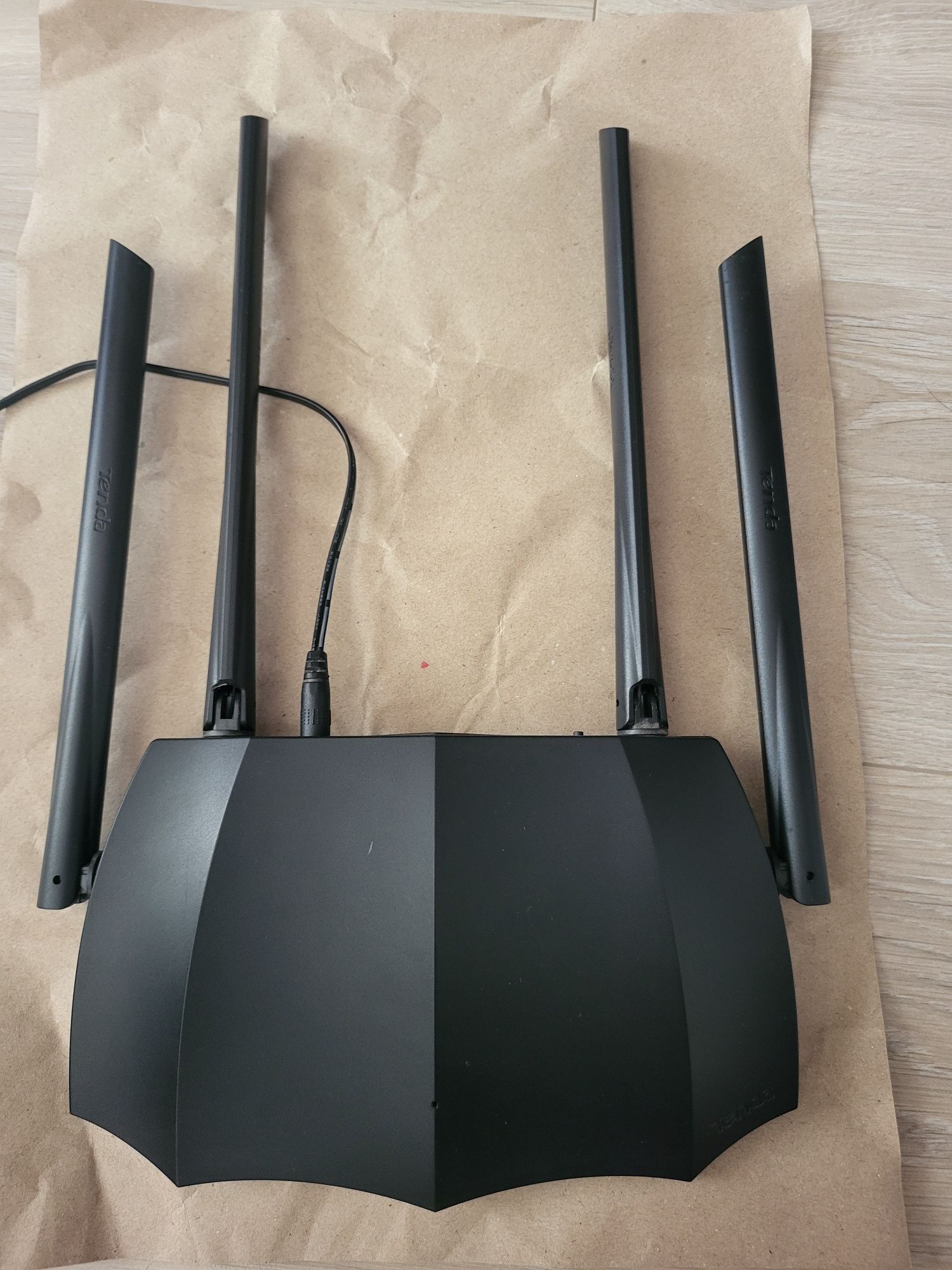 Wifi маршрутизатор Tenda AC1200 як новий