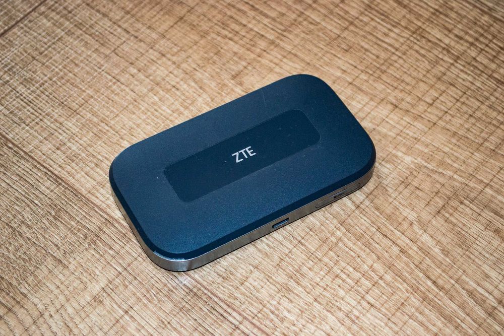 Портативний 4G LTE wi-fi роутер ZTE Falcon Z917