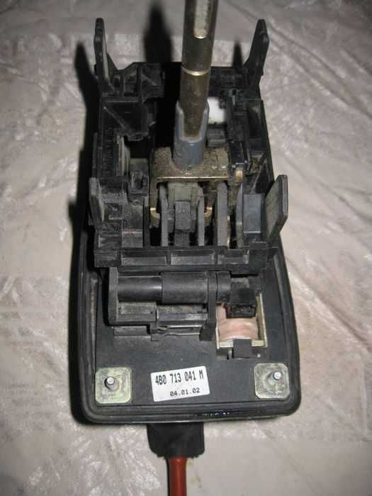 Селектор перемикання АКПП 4B0713041M - Passat B5,B5+; Skoda Oktavia.