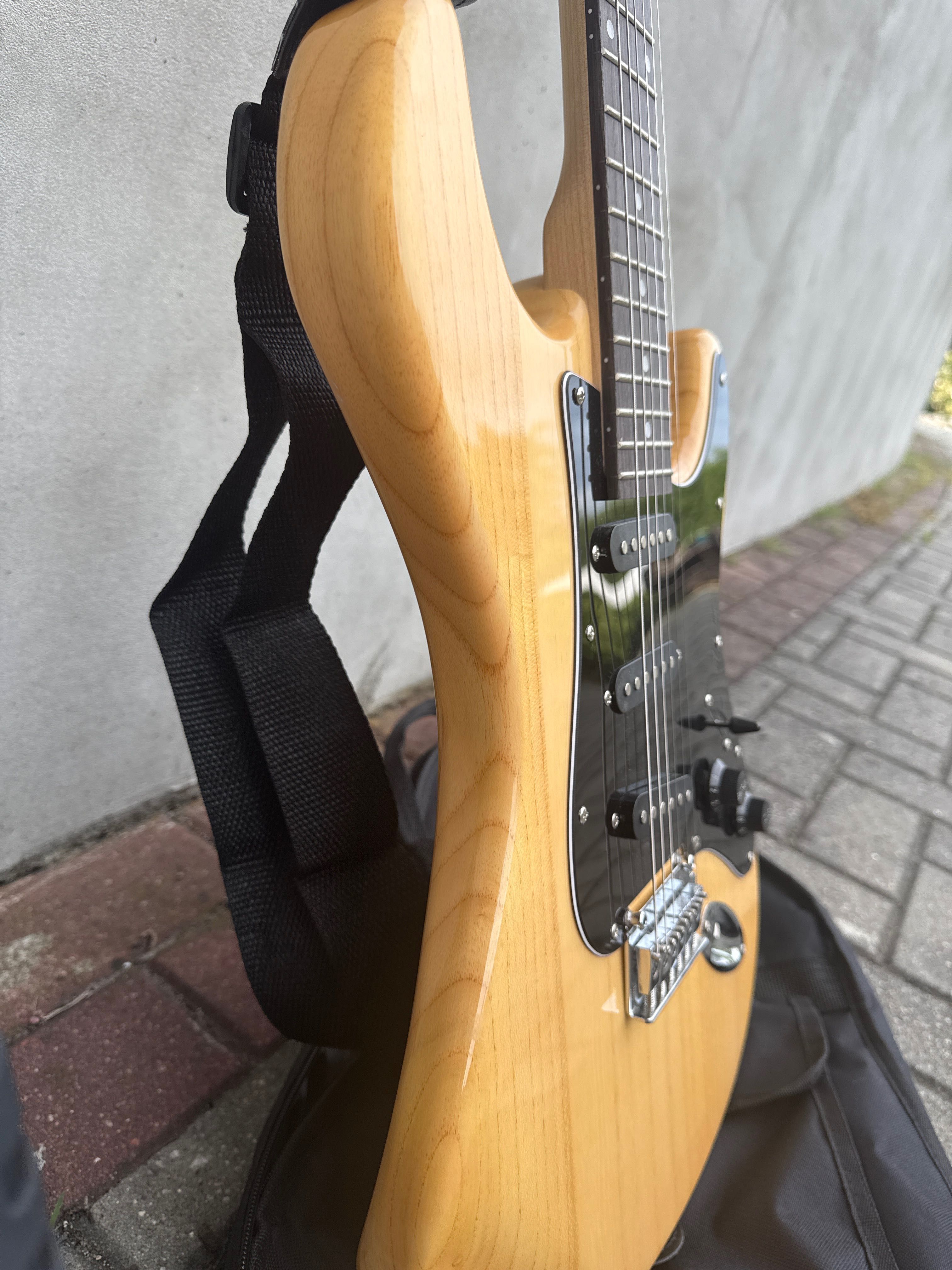 Gitara Gear 4 music + piecyk + struny + pokrowiec