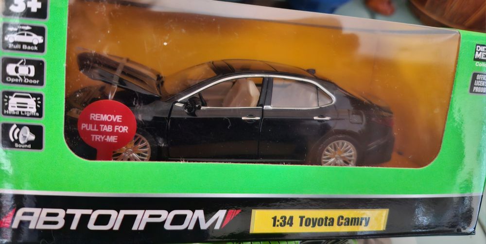 Модель металева Тойота Камри Toyota Camry, масштаб 1:34, світло, звук