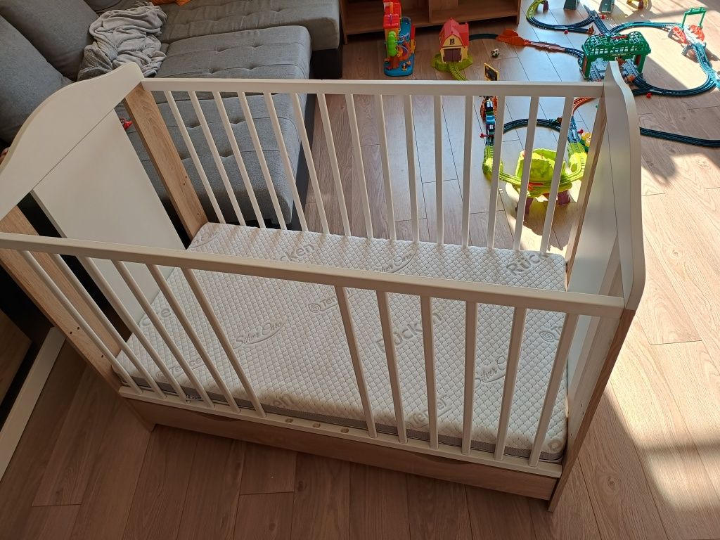 Łóżeczko dziecięce drewniane + materac Rucken 120x60 cm