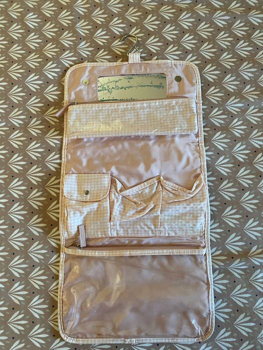 Necessaire / Bolsa de Viagem Oysho – Várias Bolsas e Compartimentos