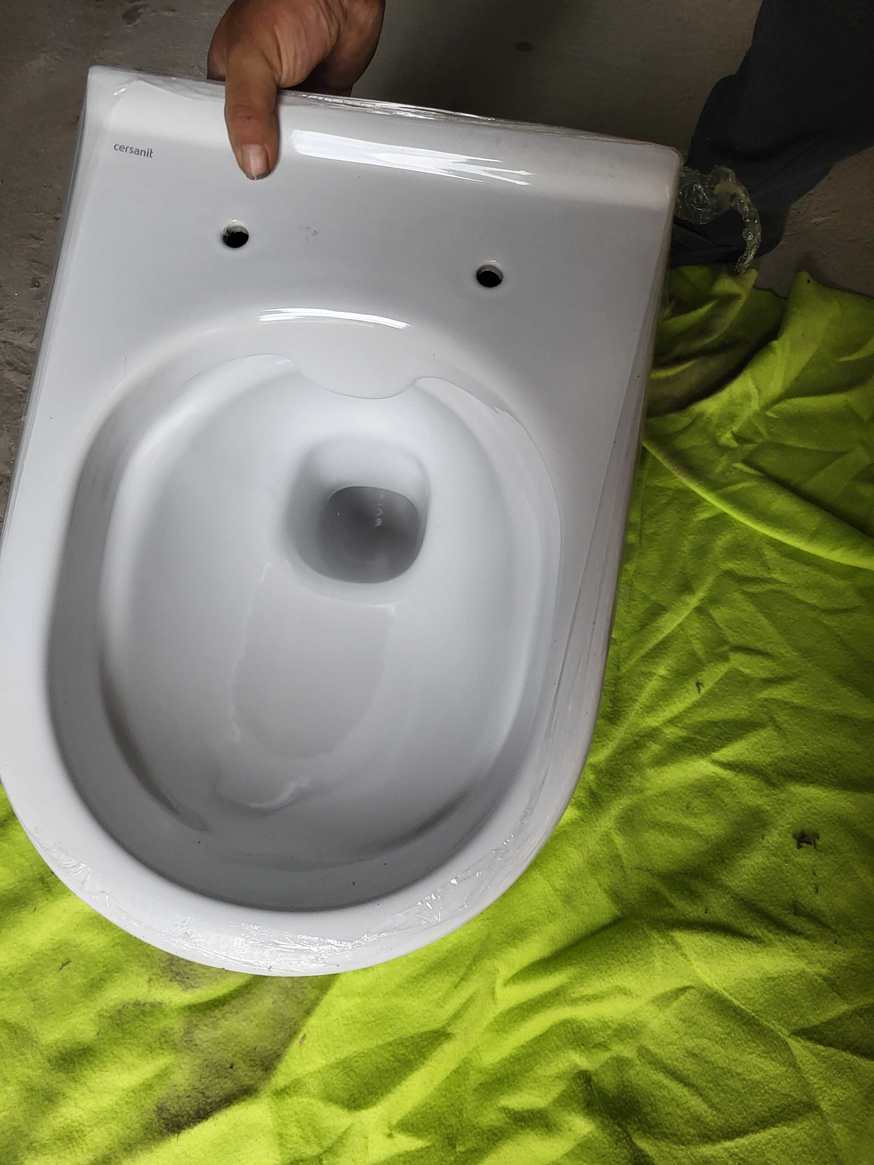 Sedes podwieszany cersanit z deską wolnoopadającą
