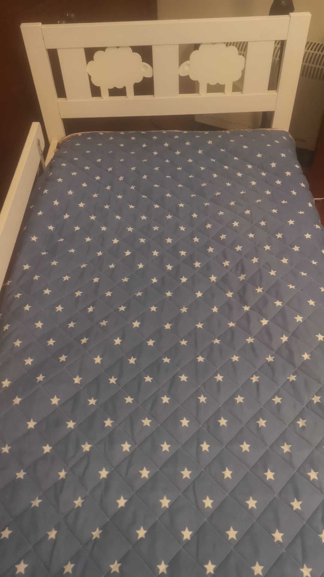 Cama de criança, com estrado e colchão