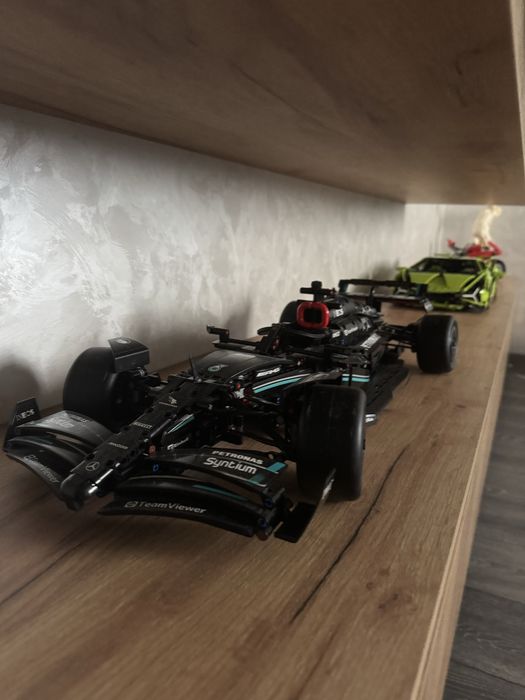 LEGO Technic Mercedes-AMG F1