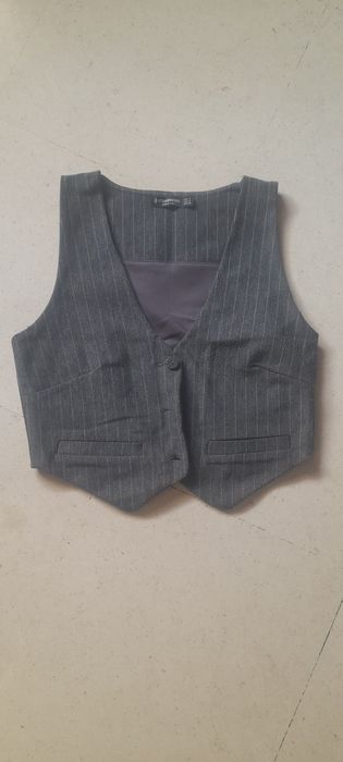 Roupas pretas em ótimo esdao ,excelente moda