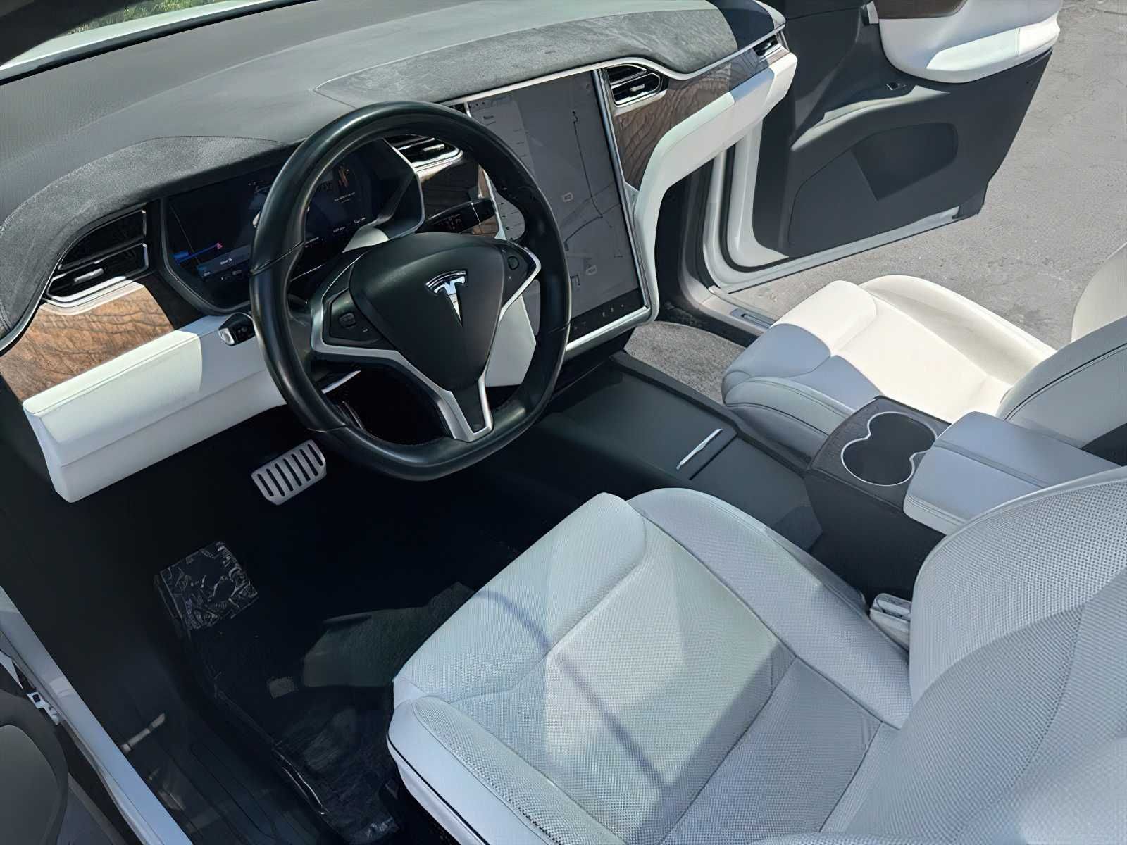 Tesla Model X      2016
