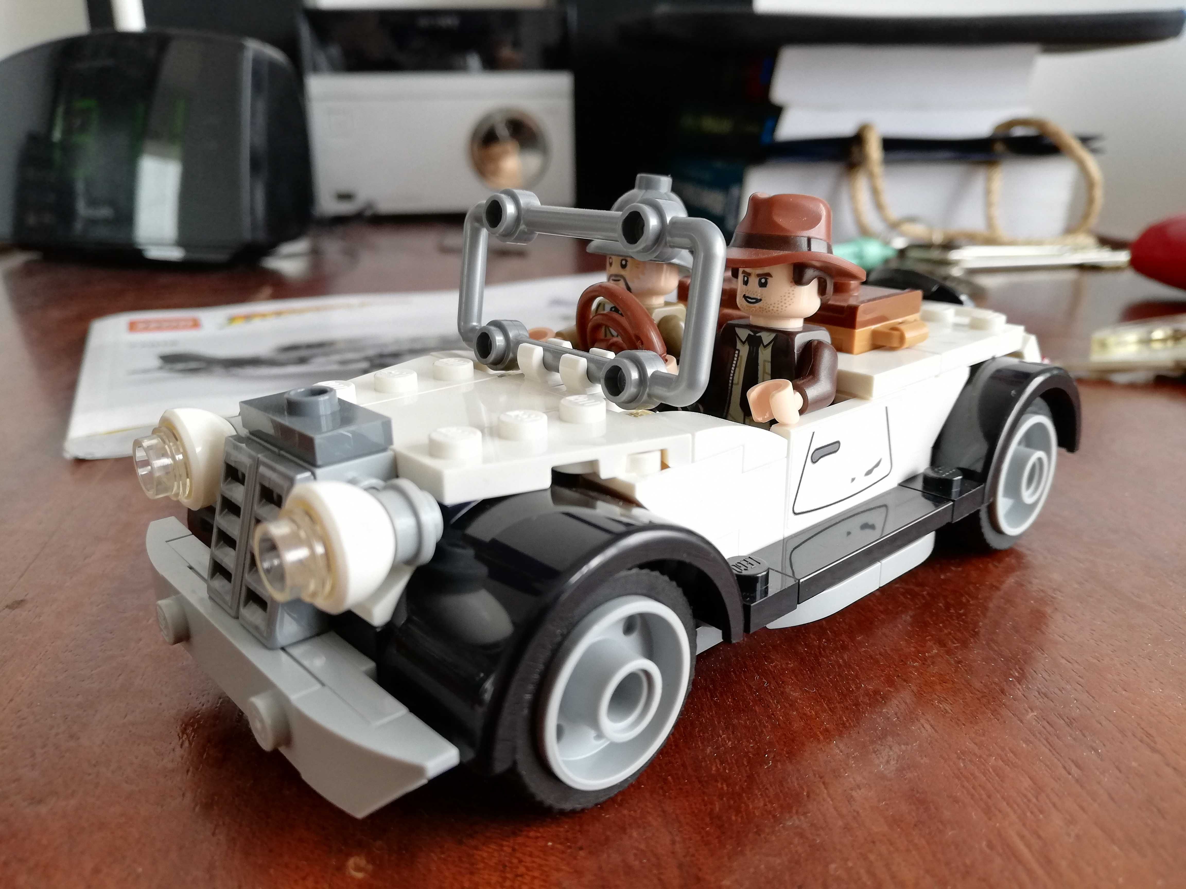 Lego Indiana Jones - Carro e minifiguras