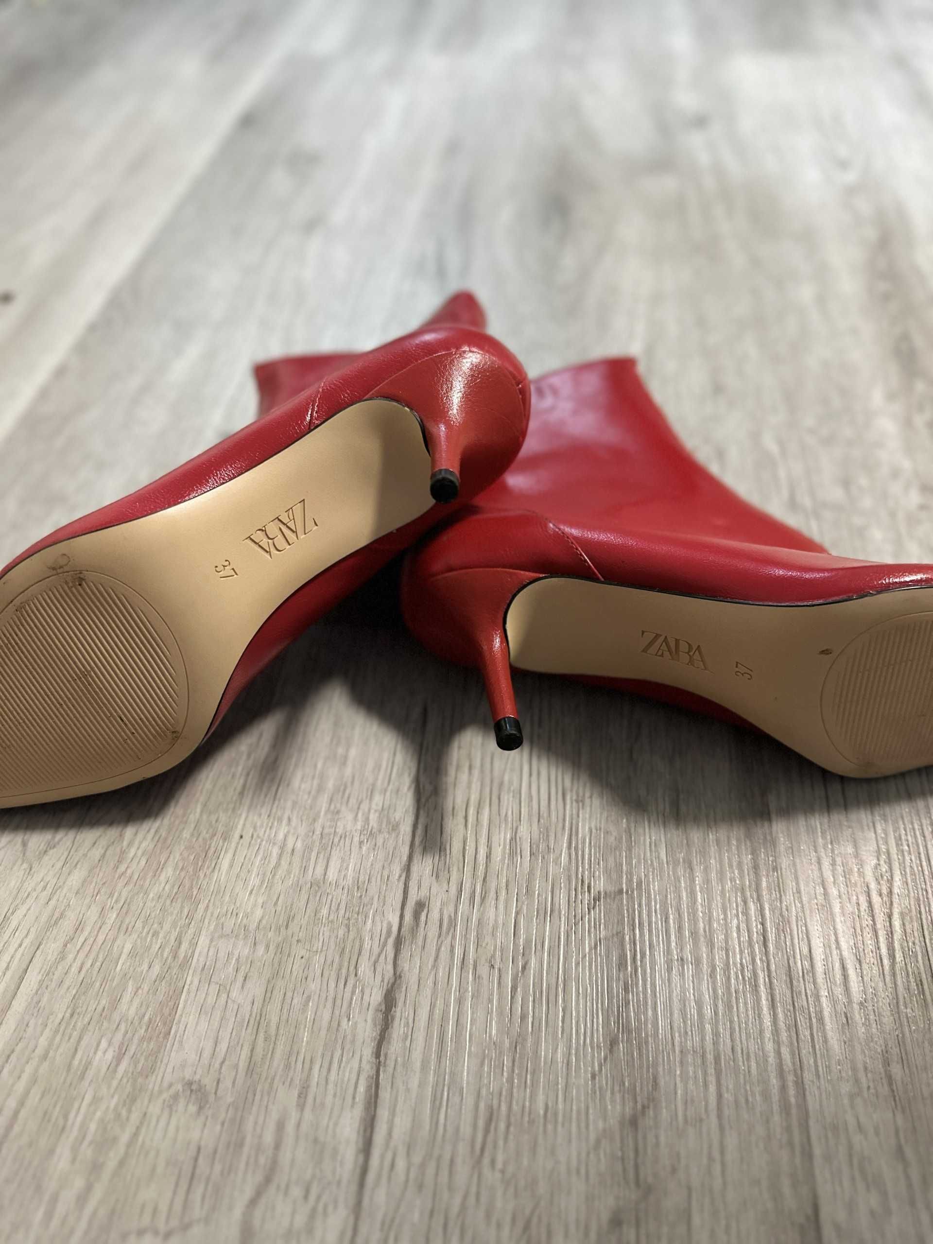 Sapatos Zara vermelhos