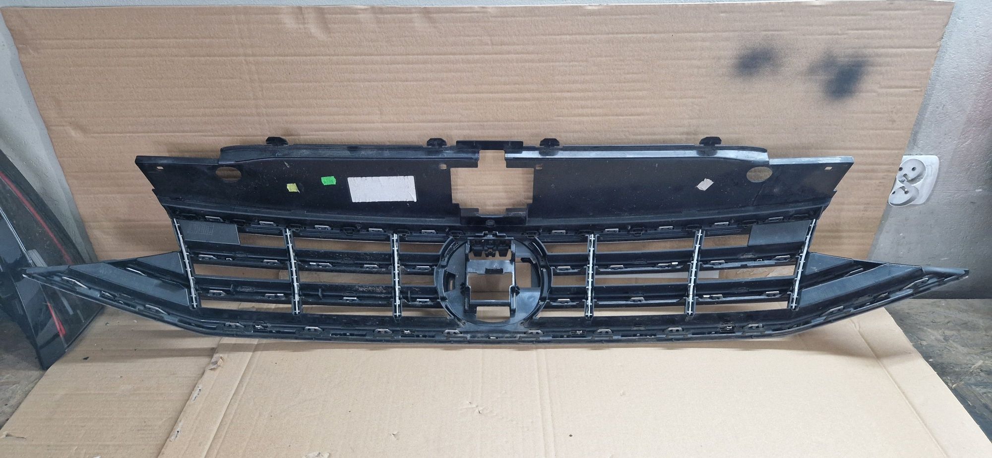 Grill atrapa zderzaka przod Vw Passat b8 lift r-line