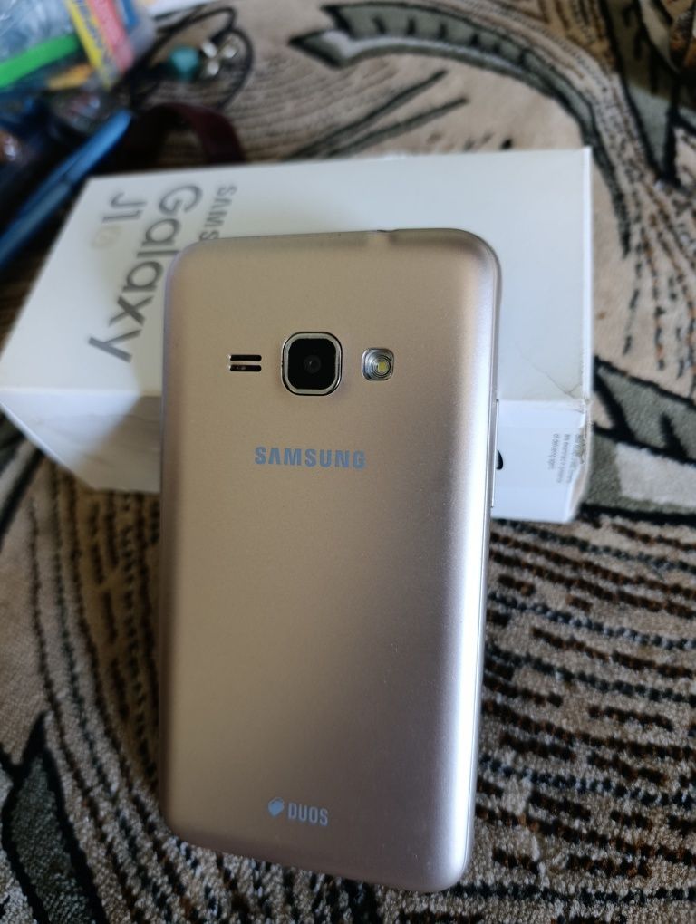 Смартфон galaxy j1