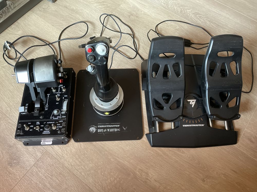 Thrustmaster Hotas Warthog + T.Flight Rudder Pedals