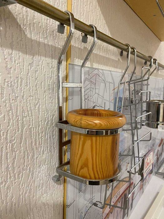 чаши (стаканы) на рейлинг для хранения кухонных принадлежностей