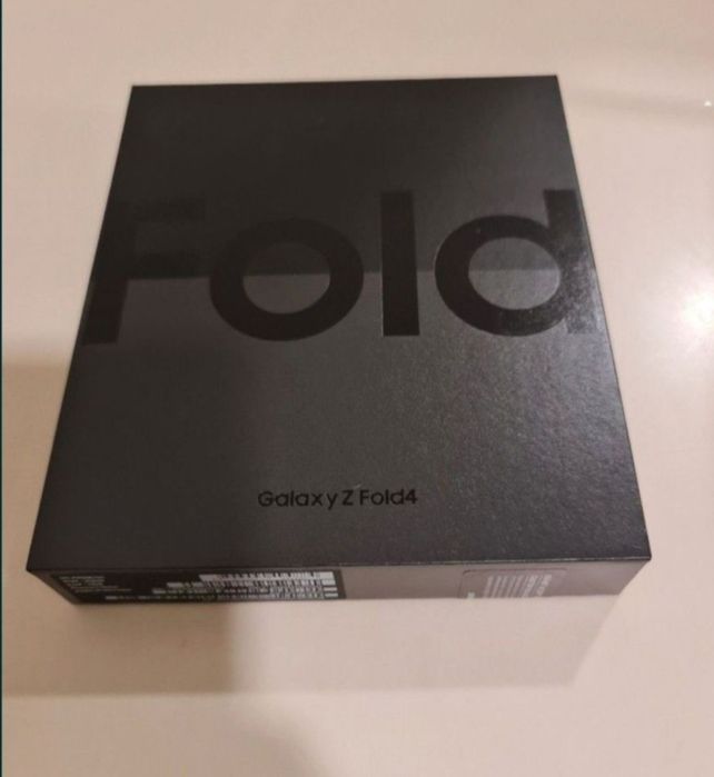 Samsung  fold 4 novo 256g(  ler descrição)